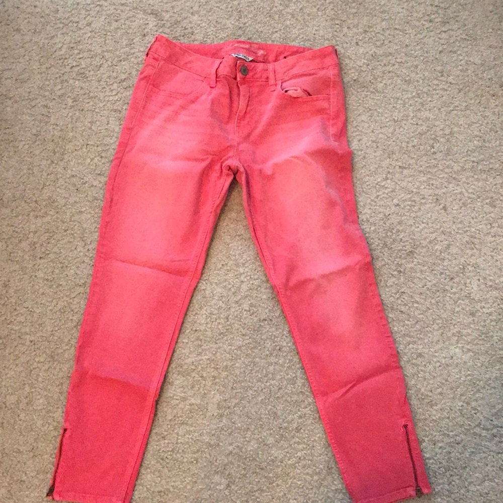 hot pink jeggings!